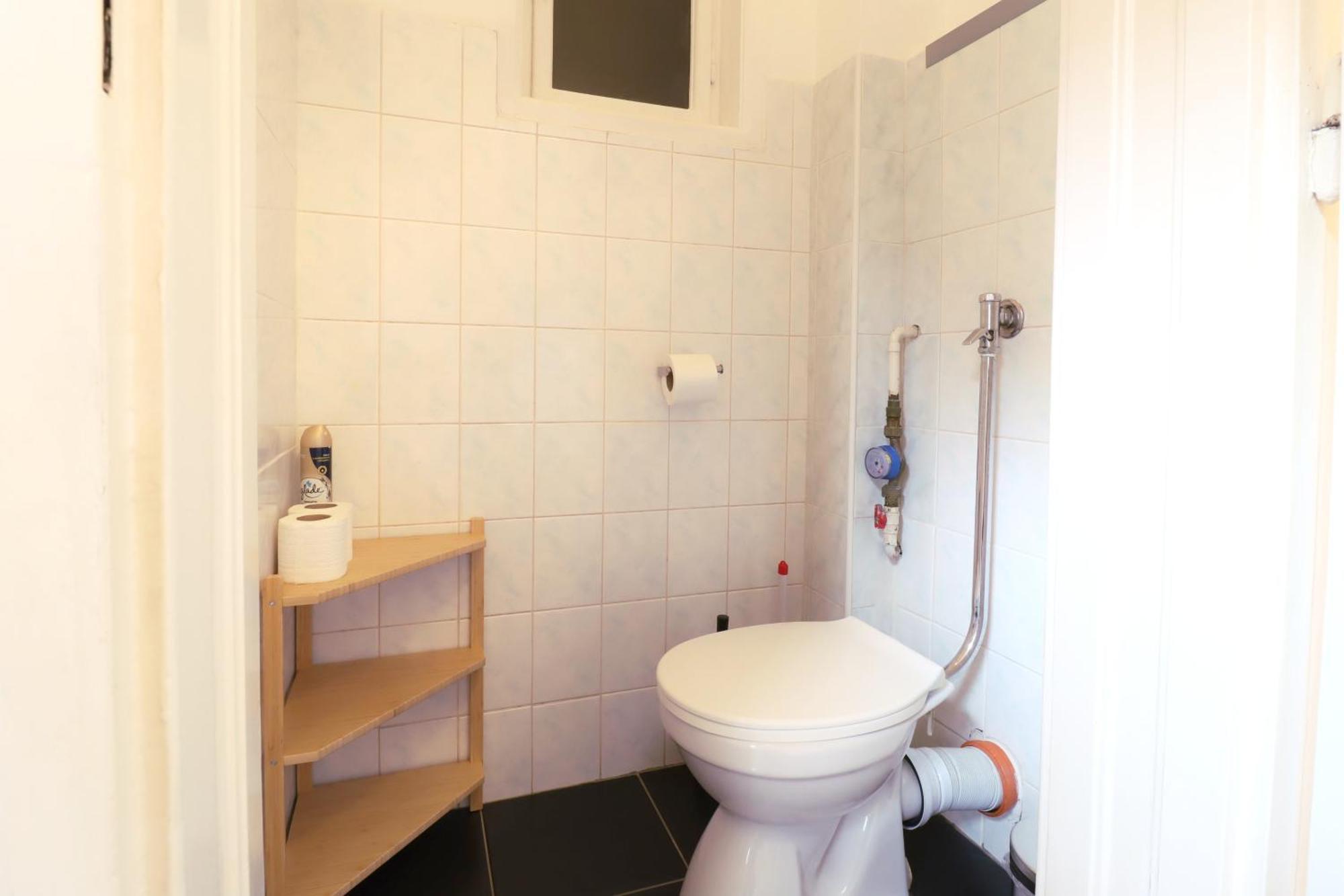 Joseph Boulevard Apartment - 3Bdr, 2Bath, 8Ppl Budapest Kültér fotó